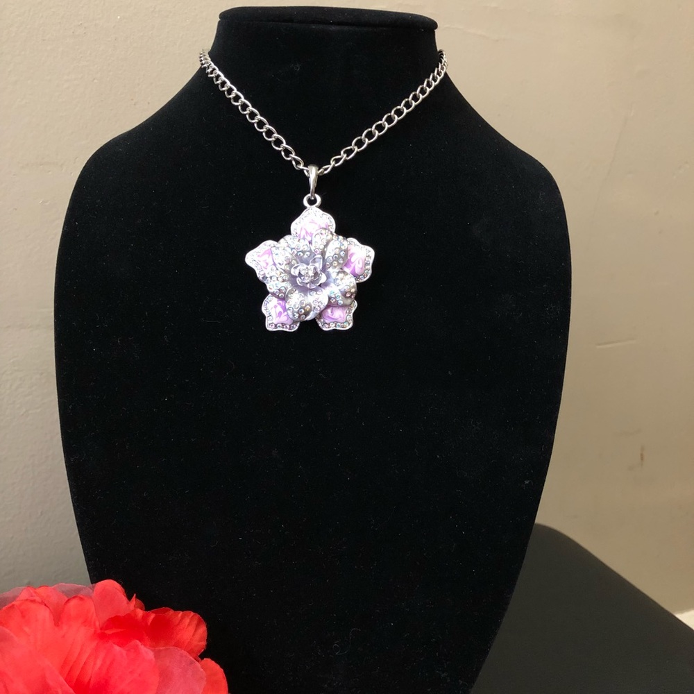 Blue flower necklace  🌸